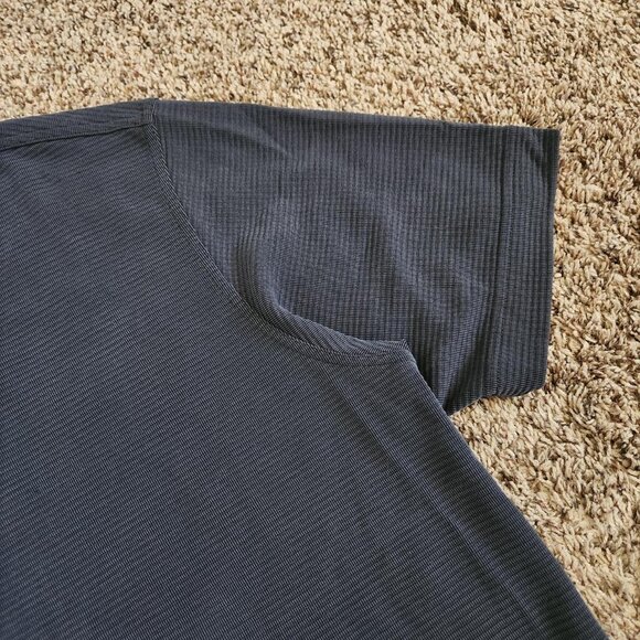 Axis Blank Textured T-Shirt Striped Dark Grey MEDIUM Minimalist Essentials - Picture 3 of 6